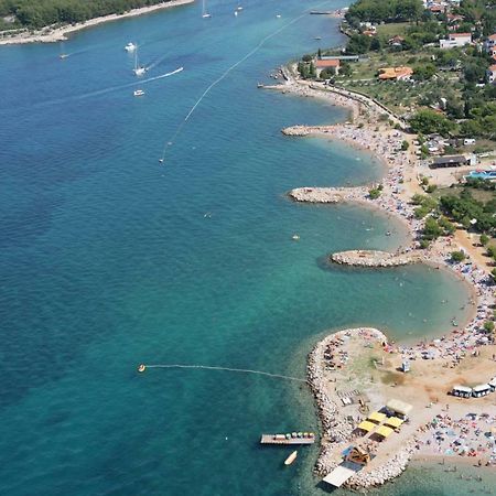 1-Bedroom Apartment with loggia in Punat Island Krk Bagian luar foto