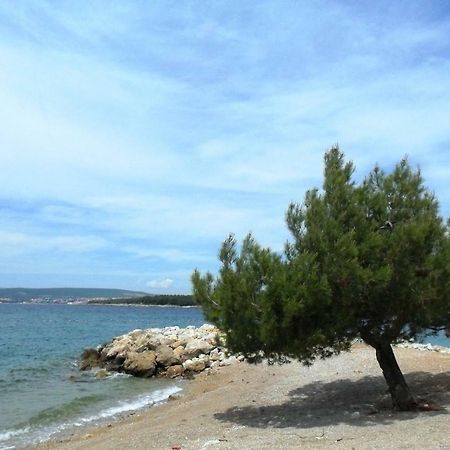 1-Bedroom Apartment with loggia in Punat Island Krk Bagian luar foto
