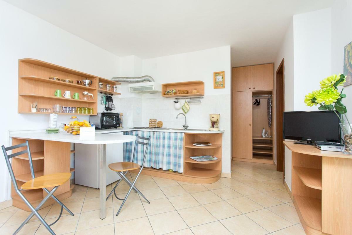 1-Bedroom Apartment with loggia in Punat Island Krk Bagian luar foto