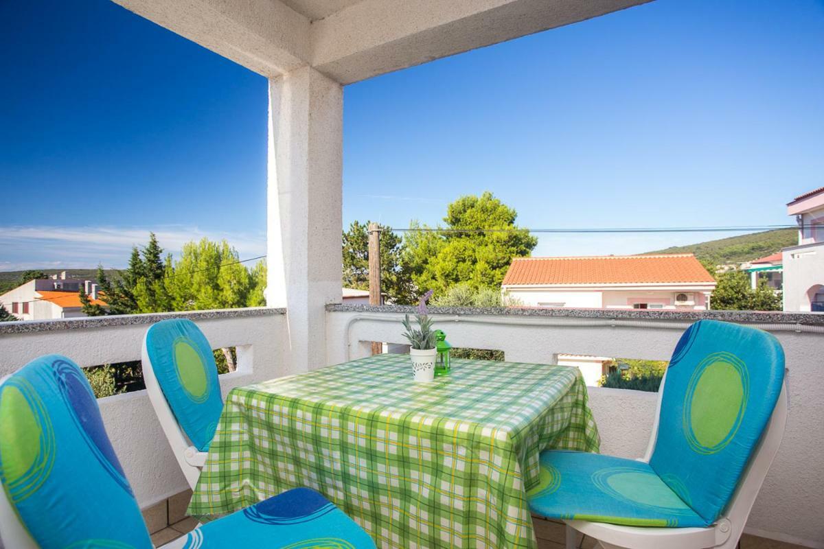 1-Bedroom Apartment with loggia in Punat Island Krk Bagian luar foto